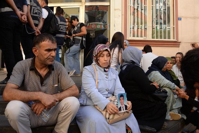 Diyarbakır'da HDP önündeki oturma eylemi 6'ncı gününde (4)