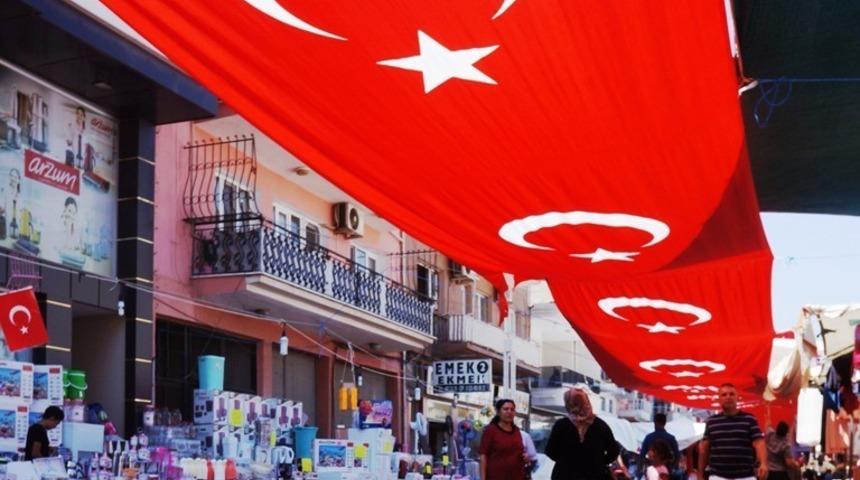 Festival caddesine, 500 metrelik bayrak