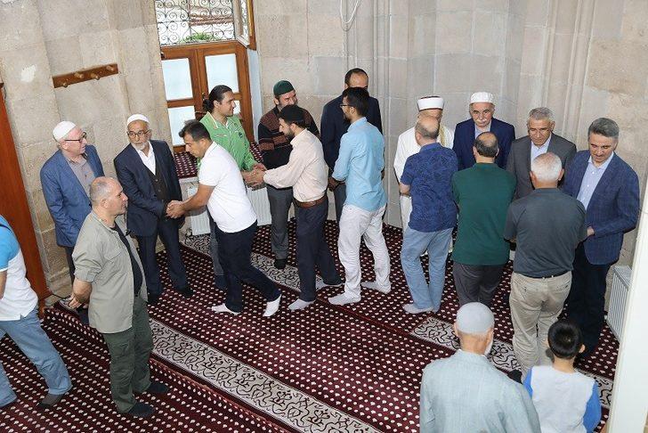 Babalar ve çocuklar sabah namazında buluştu G2