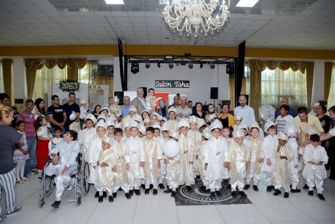 Karacabey Belediyesi&rsquo;nden toplu s&uuml;nnet ş&ouml;leni