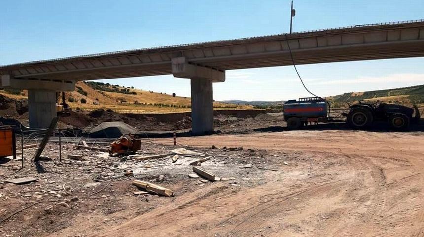 12 Köyü Musabeyli ile Gaziantep’e bağlayacak köprü tamamlanmak üzere