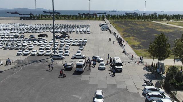 (Havadan fotoğraflarla) - Yenikapı'daki araçlar miting alanından çıkarılıyor