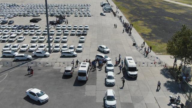 (Havadan fotoğraflarla) - Yenikapı'daki araçlar miting alanından çıkarılıyor