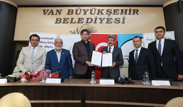 Van Büyükşehir Belediyesi’nde ‘sosyal denge tazminatı’ imzalandı