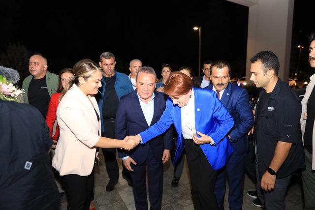 Akşener: İstanbul ve Ankara'ya kayyum atanması çılgınlığına Cumhurbaşkanı izin vermez (2)