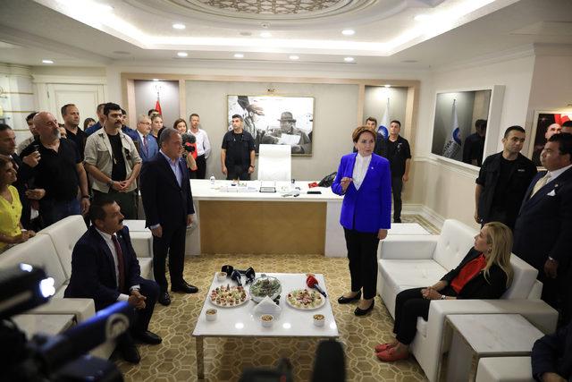 Akşener: İstanbul ve Ankara'ya kayyum atanması çılgınlığına Cumhurbaşkanı izin vermez (2)