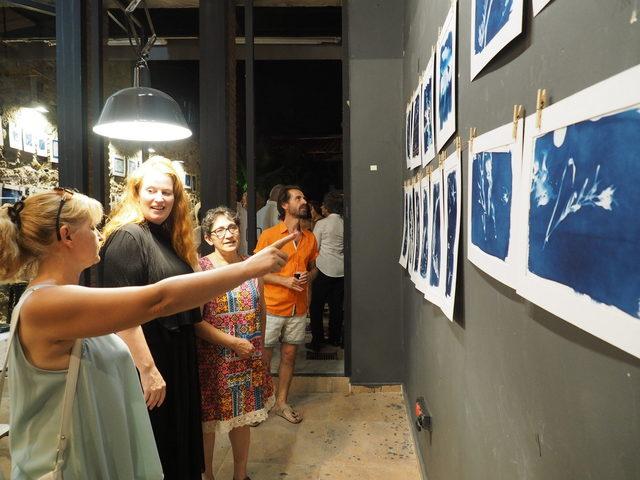 Hollandalı sanat&ccedil;ı Ayvalık&rsquo;ta fotoğraf sergisi a&ccedil;tı 3