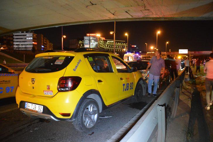 İstanbul'da can pazarı! 5 araç birbirine girdi: Ölü ve yaralılar var! G2