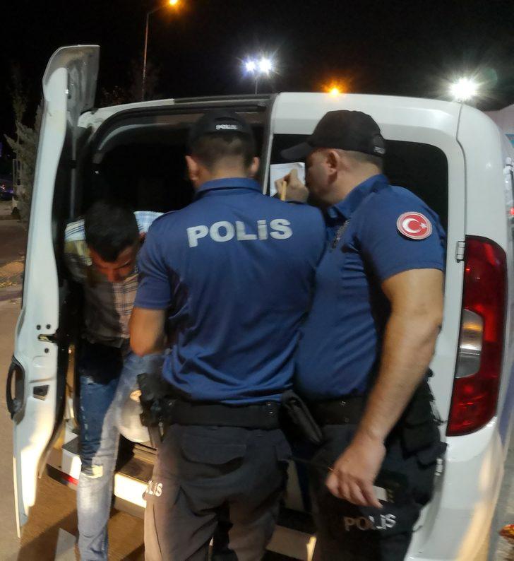 Aksaray'da dehşet! Önce polise yumruk attı, sonra kendini kesti G2