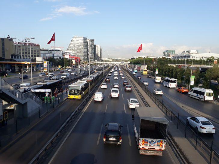 Okullar açıldı, İstanbul'da trafik yoğunluğu arttı (İstanbul yol durumu) G2