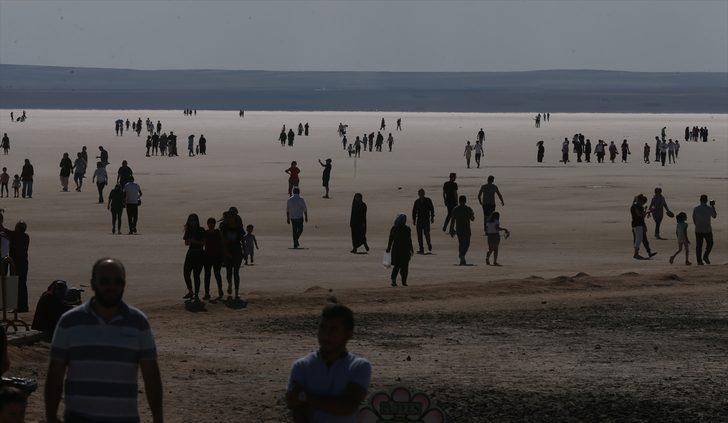 Tuz Gölü turistlerin akınına uğruyor G4