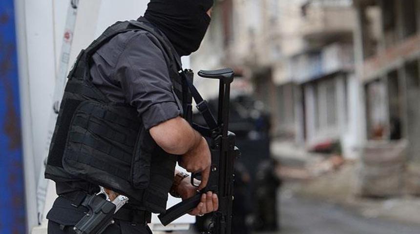 Diyarbakır'da ter&ouml;r &ouml;rg&uuml;t&uuml; PKK'nın 'gizli g&uuml;c&uuml;' 2 ş&uuml;pheli yakalandı