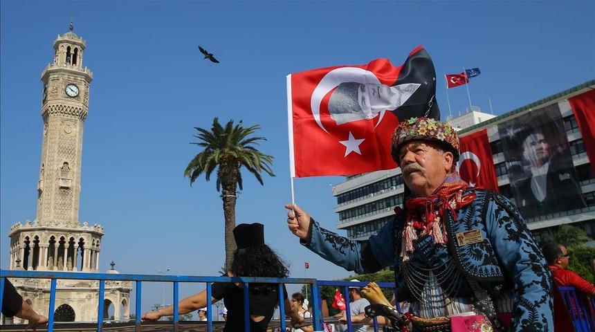9 Eylül İzmir’in kurtuluşu kutlama mesajları: Günün anlam ve önemi!