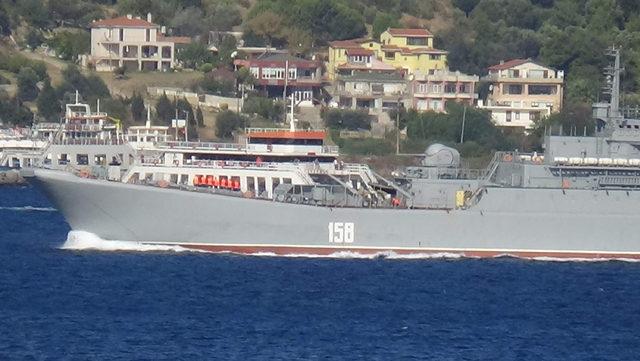 Rus savaş gemisi 'Caesar Kunikov', Çanakkale Boğazı'ndan geçti