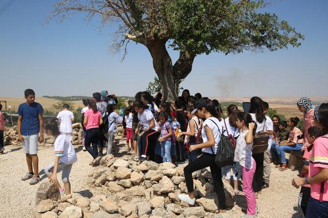 Haliliyeli öğrenciler Göbeklitepe’yi gezdi