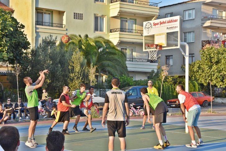 Akhisar sokaklarında basketbol coşkusu yaşandı G2