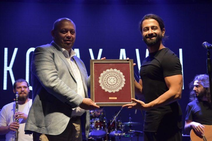 Gönen’de Koray Avcı rüzgarı G5