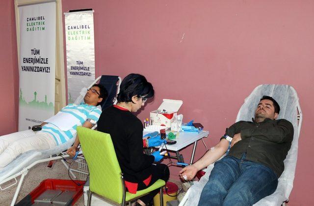 Enerji &ccedil;alışanlarından kan bağışı 1