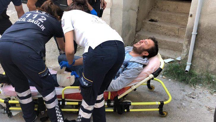 Bursa'da eşinin paralarını harcayan adam korkusundan kendisini bıçaklamış G5