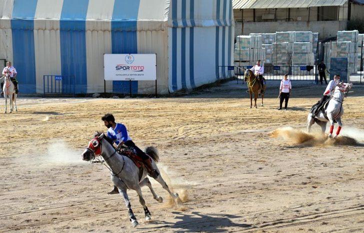 Cirit ve okçuluk müsabakalarına yoğun ilgi G4