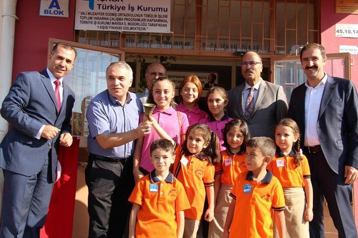 Kula’da 6 bin 541 öğrenci için ilk ders zili çaldı G4