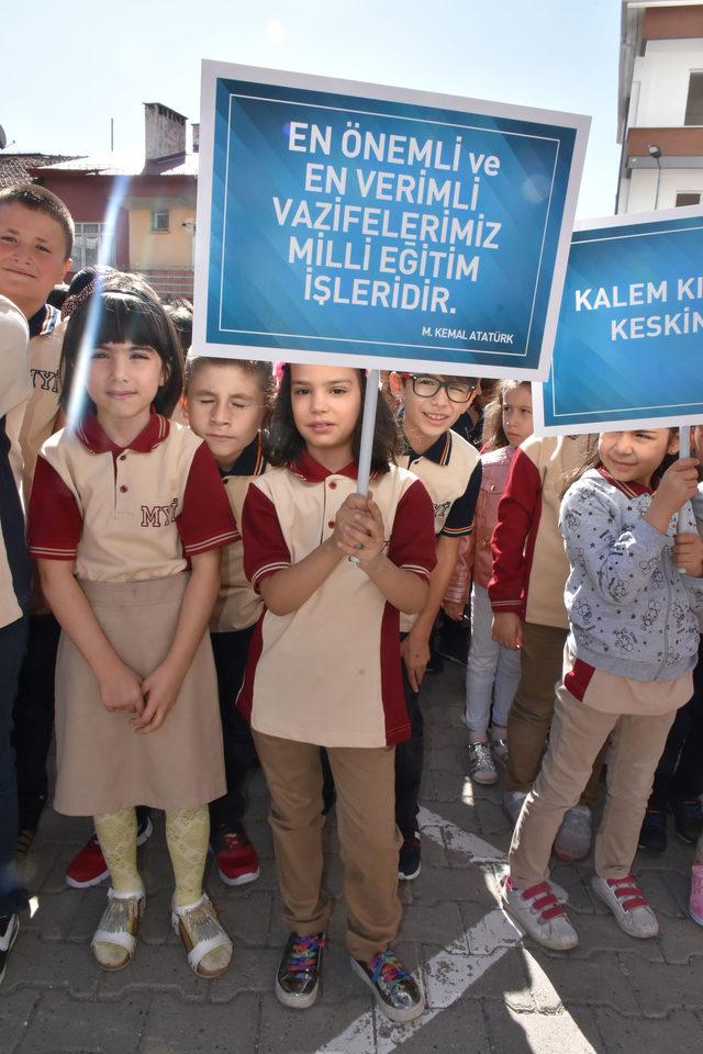 Sivas'ta öğrenciler ders başı yaptı