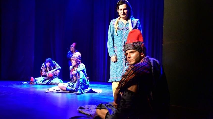 &lsquo;G&ouml;rdesli Makbule&rsquo; duygulandırdı