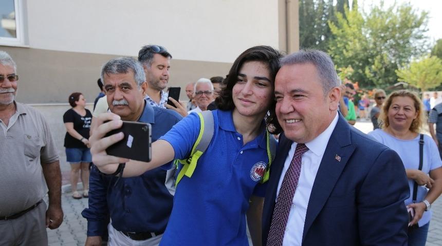 Başkan B&ouml;cek: "Gazipaşa&rsquo;dan Kaş&rsquo;a eğitime destek vereceğiz&rdquo;