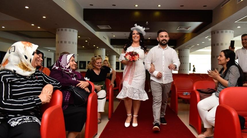 Nikah i&ccedil;in 09.09.19 tarihini se&ccedil;tiler