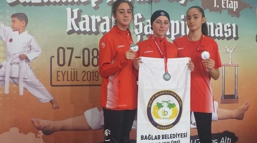 Bağlar Belediyespor karate takımı 3&rsquo;te 3 yaptı