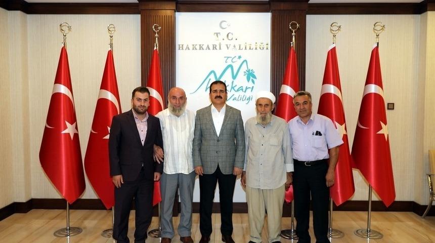 Şehit Kaymakamın babası Safit&uuml;rk&rsquo;ten Vali Akbıyık&rsquo;a ziyaret