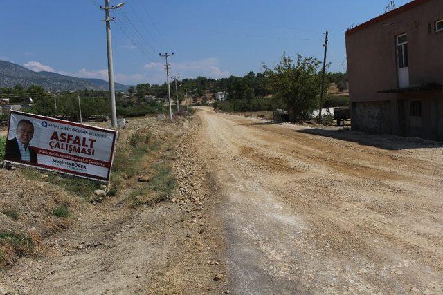 Manavgat Karavca grup yolu yenileniyor