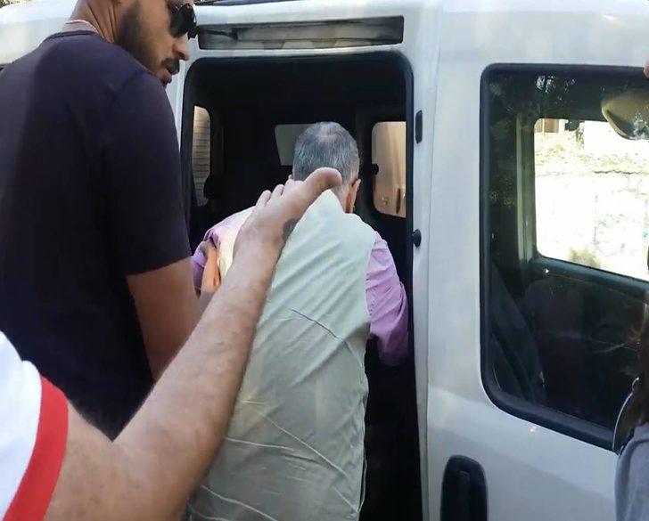 İlkokulun önünde iğrenç olay! Duraktaki erkek çocukları taciz etti G5