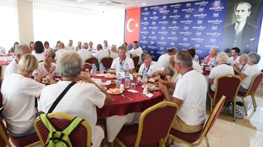 Başkan Esen, DADD üyeleriyle bir araya geldi