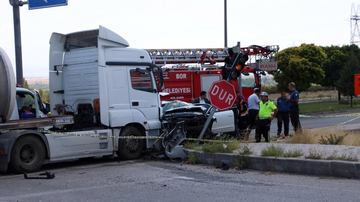 Son dakika! Hatay İl Emniyet M&uuml;d&uuml;r&uuml; Kamil Karab&ouml;rk ve ailesi kaza ge&ccedil;irdi