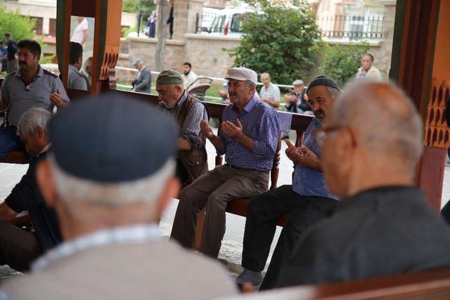 Tokat’ta 3 bin kişiye aşure ikramı