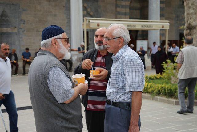 Tokat’ta 3 bin kişiye aşure ikramı