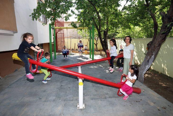 Van Büyükşehir Belediyesi kreş ve gündüz bakımevi ders başı yaptı G5