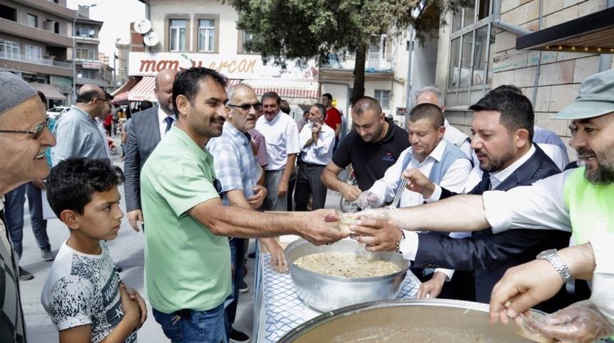 Başkan Arı, Beşir Derneği aşure etkinliğine katıldı