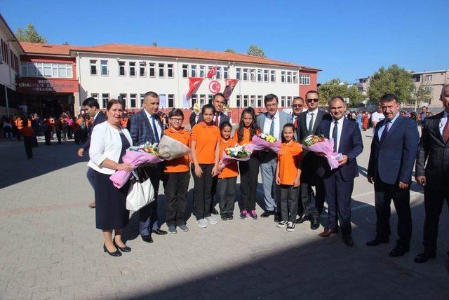 Bursa’da okullarda ilk gün heyecanı