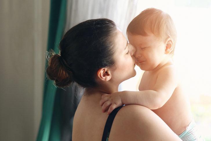 Bebeğinize sık sık sarılmak DNA'sını iyileştiriyor G3