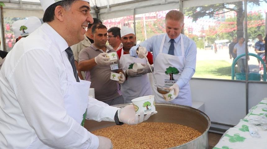 Şehitkamil&rsquo;de aşure ikramı