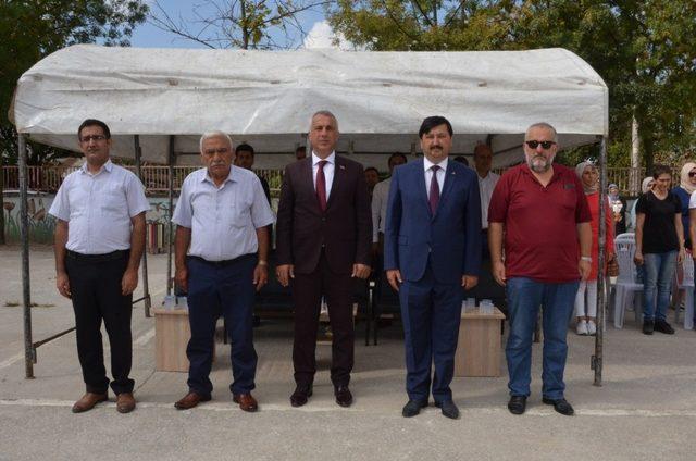 Hendek’te eğitim öğretim yılı törenle başladı