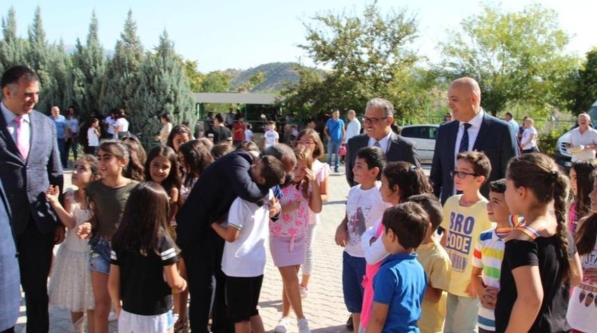 Tunceli&rsquo;de 86 okulda 9 bin &ouml;ğrenci ders başı yaptı