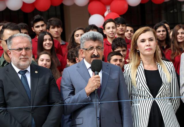 Cumhurbaşkanı Erdoğan, telekonferansla Van'daki lisenin açılışını yaptı