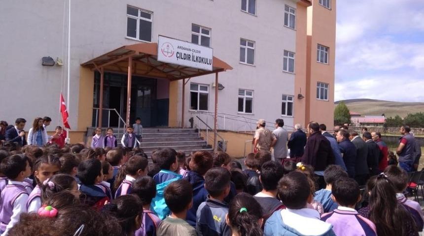 &Ccedil;ıldır&rsquo;da ilk ders zili &ccedil;aldı