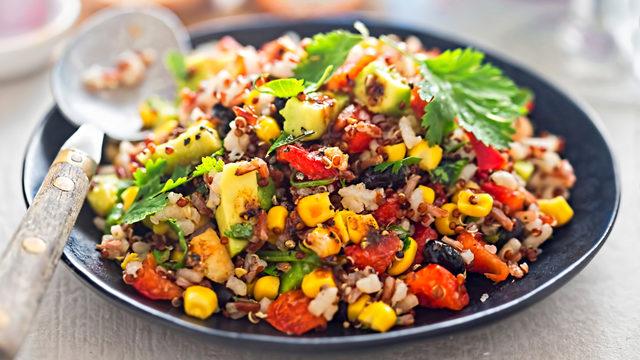 Rengarenk: Mısır salatası tarifi