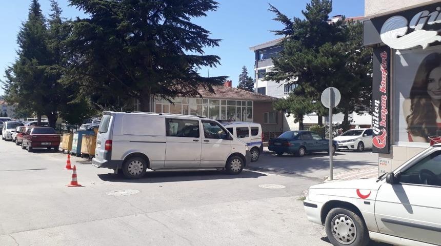 Motosiklet ile kamyonet &ccedil;arpıştı; 1 yaralı