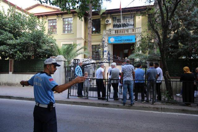 Kocaeli zabıtasından okul önlerine güvenlik önlemi