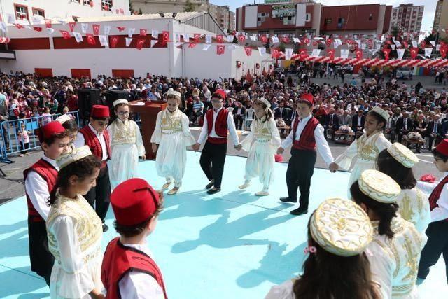 Başakşehir’de ilk ders zili çaldı